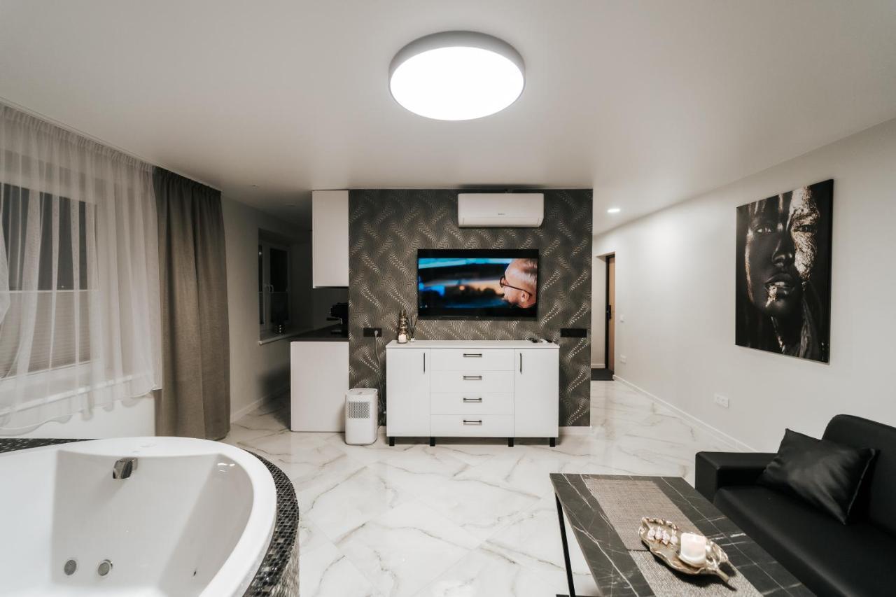 Kiss Apartment Šilutė Buitenkant foto